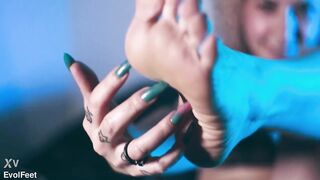 Marvelous Marilou is Back to Evol Feet: Foot Worship and Sexy Masturbation With The Queen