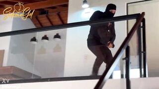 Thief gets a jackpot!!! mother I'd like to fuck offered ANAL sex for not be stoled - Salome Gil