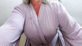 1228 Giantess pretends this babe doesnt watch escaped small, but this babe catches him. with her BUTT!