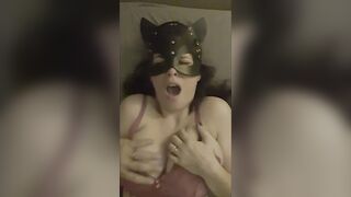 Real Wife’s Wild Climax Turns Into Coarse Sex and a Facial