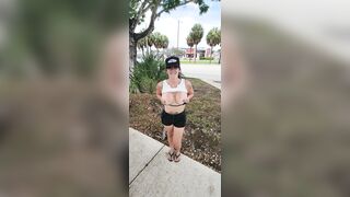 Honk if u love breasts❤️