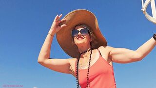 RUNNING LOVE – A Visual Story of Obsession, Escape, and Love