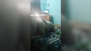 Cogemos de perrito mientras hacemos livecam