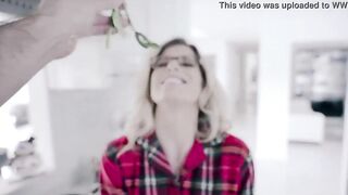 Sexy mommy mama caught tugjob stepson