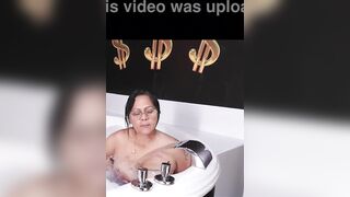 OLDER WENCH IN THE JACUZZI