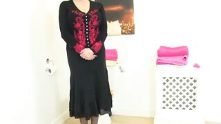 English granny Elle does her every day fanny exercises