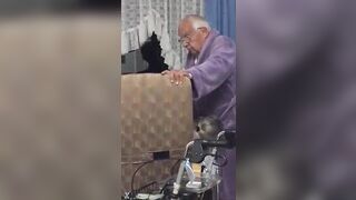 Grand-daddy getting head from gilf