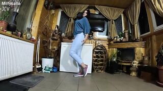 Cameltoe mother I'd like to fuck Twerks in Jeans – Oral & Cum All Over My Puffy Jacket 334