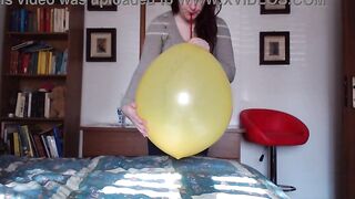 LARGE YELLOW LOONER: Nicoletta’s High-Pressure Game on Latex