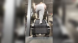 Would U Aid Teach Me in the Gym or Just See My Booty Jiggle?