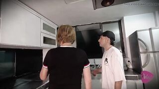 My Girlfriend Desires to Have Sex, but I Like Wang, so My Mother-in-law Helps Me Out.