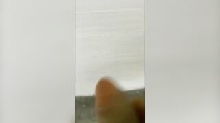 Дрочу свой член пока жена на работе