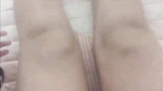 Deleitate con mis piernas gruesas