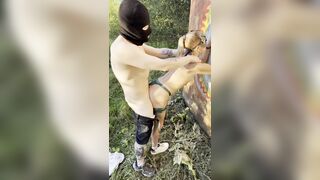 Трахнул милфу и дал в рот на глазах у отдыхающих