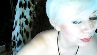 Intimate show of excited older Russian floozy