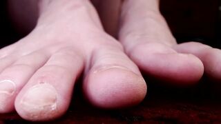 Lengthy Toes No Polish