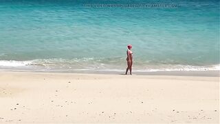 Exposed Beach mother I'd like to fuck Helps a Jerking Stranger - Cum on Her Booty