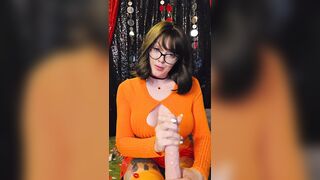 Cosplay POV JOI and sex tool bang- Nerdy Velma convinces Fred to masturbate with her behind Daphne's back, but makes him await for the countdown...