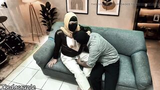 Teman kantor muslim berhijab dan bosnya untuk promosi jilat memek berbulu dan nyepong kontol dan ngentot memek becek