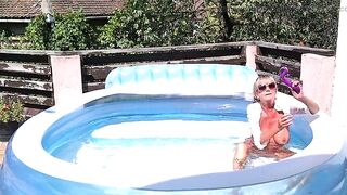 DirtyMilfTina Screw Me In The Pool