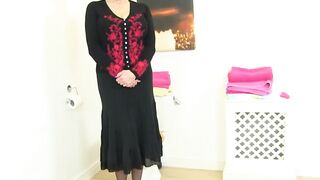 English granny Elle does her every day fanny exercises